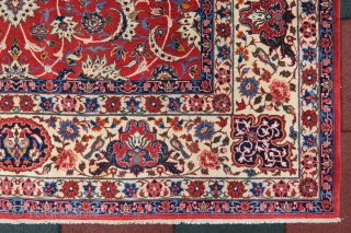 Isfahan carpet very nice colors and excellent condition all original size  3,42x2,30 cm Circa 1920-1930                 