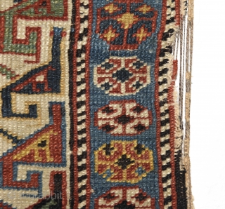 Caucasian Shirvan. Early 1900‘s. All natural colors, 170cm x 105cm/ 5′ 6.9291″ x 3′ 5.3504″                  
