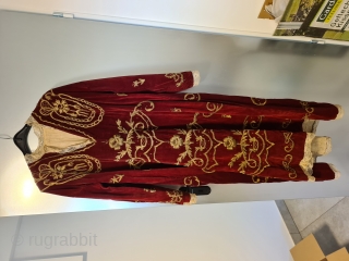 Ottoman Dress from Turkey.  Late 19th to early 20th century

Silk velvet bindali with gold embroidery dival work               