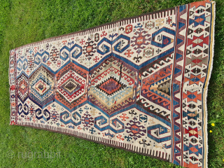 Antique nomadic double wing Aydin Kilim
~ 1870/80

Please ask for more details.

Please contact me only directly: 

goekay.sargin@yahoo.de                 