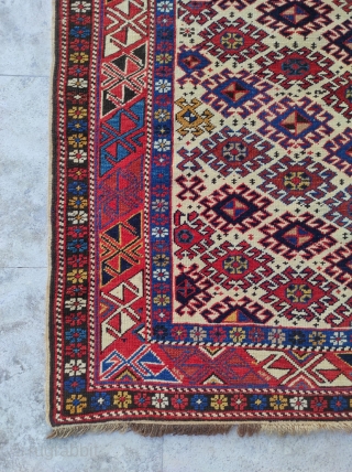 In perfect condition Akstafa Rug

Size : 95 x 155 cm 
                      