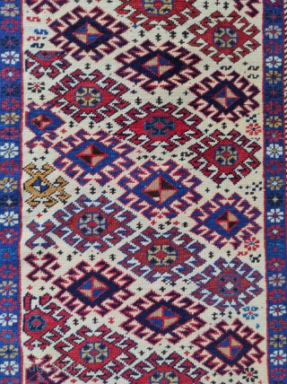 In perfect condition Akstafa Rug

Size : 95 x 155 cm 
                      