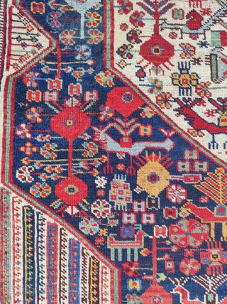 Khamseh Carpet 

Size : 130x225 cm                           