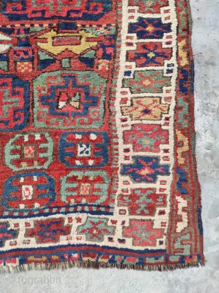 Persian Kurdish Rug 

Size : 140 x 200 cm

Circa 1880                       