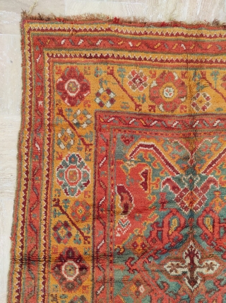 Oushak Carpet 

Size : 255 x 300 cm 

                        