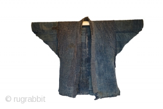 Japanese Antiques Clothing Boro Tsugihagi (Patch-Worked) Indigo Noragi (Farmer's Jacket) Size: 121cmx87cm Material: Cotton Age: Meiji Era (19th century) This is a jacket worn by Japanese farmers about 100 years ago. Tsugihagi  ...