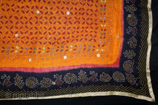 Tie and Dye Bandni Odhani on the Muslin Cotton with natural Dyes. From the Rajasthan, India.C.1900. Used by the Rajasthani married ladies. Jodhpur area of Rajasthan. Its size is 160cm X 195cm.(DSL05420). 