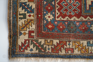 Antique Leshghi Star rug. 3'1" x 5'5" or 94 x 165cm. Please contact me at: Steven.malloch@gmail.com or gerrerugs@gmail.com               