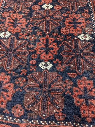 Silky wool on this "snowflake" Baluch piece. 3'2" x 5'0" or 154 x 90cm.                   