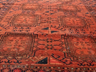 Interesting Kizil ayak / kizilayak rug. I've never seen this variation of the main guls with the varying number of circles. Tight weave, soft wool, with a decent amount of low spots  ...