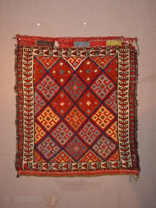 wonderful jaff? Kurdish? antique bagface, some small irregularities, clean, no stains, no holes

53x63cm
1.8x2.1ft                    