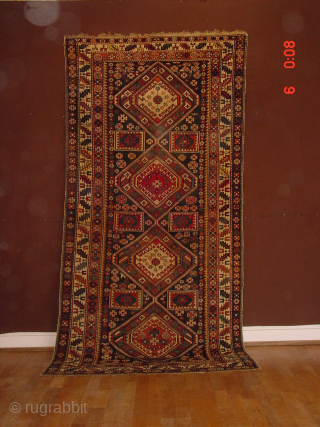 wonderful antique 1890, caucasian shirwan in great condition, clean, original selvedges and headends, clean, ready to use.

ca 125x240cm

4.2x8ft               