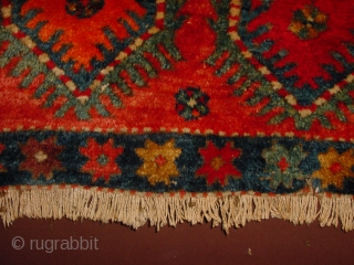 konya, 1870?
105x56cm 3.5x1.9ft
wonderful meaty pile, saturated natyural colors, 3 fingertip wear                      