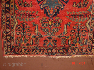 wonderful antique small saroeck rug in good condition  67x80cm  2.2x2.7ft
wonderful pattern, fine and great all natural colors, headends secured, flat laying
          