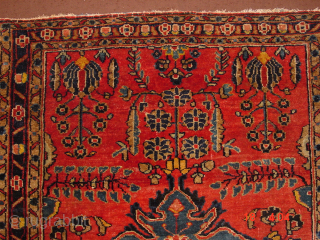 wonderful antique small saroeck rug in good condition  67x80cm  2.2x2.7ft
wonderful pattern, fine and great all natural colors, headends secured, flat laying
          