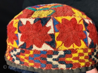 A fully embroidered hat from Central Asia 1880 circa,Diameter 25cm                       