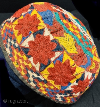 A fully embroidered hat from Central Asia 1880 circa,Diameter 25cm                       