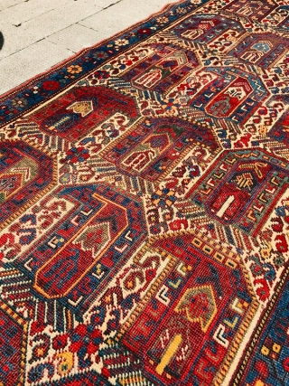 Persian Khamseh runner 1880 circa in in good condition 100% in wool with symmetrical knot,border and heads are original no repair.size 500x95cm           