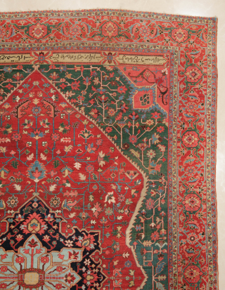 Fine quality Persian Serapi Carpet circa 1880 size 300x415 cm                       