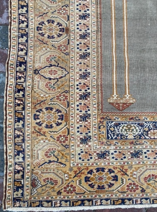 End of the 19th century Ghiordes prayer rug size:130x175cm                        