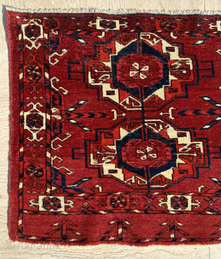 Mid-19th Century Tekke Six Gul Torba Size: 40x113 cm
Pleasr contact directly. Halilaydinrugs@gmail.com                     