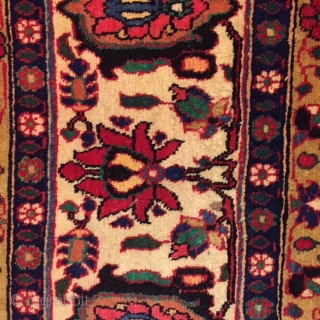 Very nice Persian Carpet  mid 20.century
size is 400x300cm                        