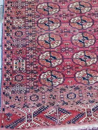 Small Tekke rug (Turkoman) with good colors and shiny wool,good condition.size(115x108cm)                      