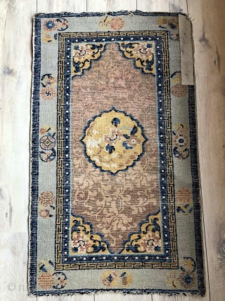 Chinese antique rug Ningxia, 18th century
Size 4/ 2.3 inche
100/60cm
To pick up from Los Angeles
Sending also available
Price: the best offer
              