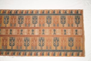 A very rare Palepai ceremonial ship cloth with row of horn head ancestor believe as guardians at journey of life, pasisir people Lampung region southen Sumatra Indonesia, 18 - 19th century.

Very good  ...
