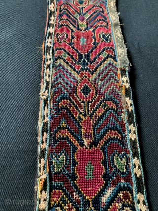 An excellent antique silk embroidered Uzbek belt from Shahrisabz ( Shakhrisabz ) region of Uzbekistan and dates to second half of 19th century. These types of belts were one of the most  ...