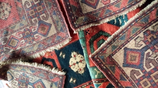 Kazak "pinwheel" caucasian antique rug. 1910-1920.
192cmx120 (6'4" x 3'11")
Excellent condition, no repair, no repiling.                   