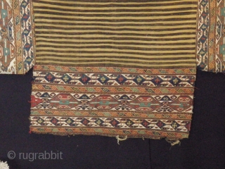 Amazing Complete Mafrasch, Third Qarter 19 th century,
Semilar item in the book Siawosch Azadi and P.A.Andrews
Colors are 100% natural dyed minor old repairs.

          