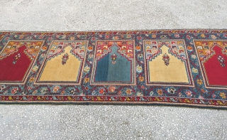 Central Anatolian Kırşehir(Mucur)Rug
Size :373  X 111cm / 12’3”x3’8”                        