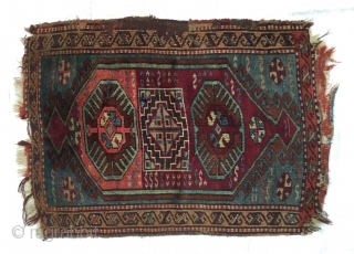 a Kurdish Yastik, East Anatolia, 19th centuru
Size:90x67cm / 3”x2’3” /  36x27inches                     