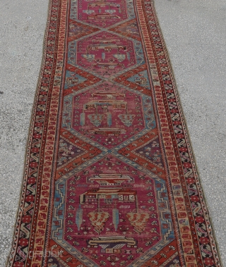 Central Anatolian Kirsehir area (Mucur) rug Late 19th century
size:375 x 107 Cm
         12'4"x3'6""            