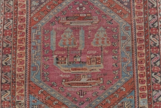 Central Anatolian Kirsehir area (Mucur) rug Late 19th century
size:375 x 107 Cm
         12'4"x3'6""            