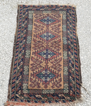 Late 19th century beluch balesh
size:90 x 45 Cm
        3"x1'6"                 