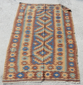 Old Manastir Kilim
size211x160
        7"x5'2"                      