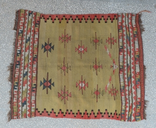 Anatolian Manastir kilim end of 19th Century-
Begining of 20th Century 
Size:108x134Cm 3'6"x4'6"                     