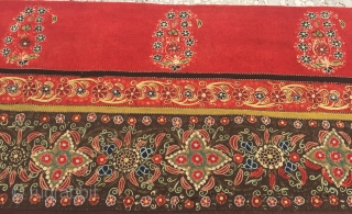 Rasht Embroidery (Persian) end of the 19th Century
Size:251x162cm/8'2"x5'3"                         