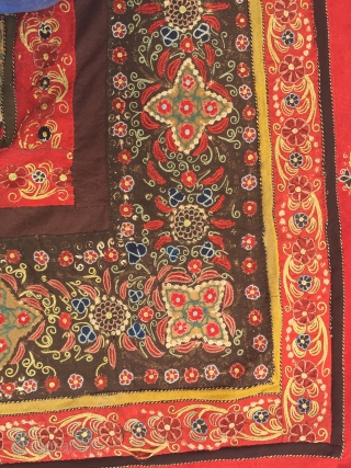 Rasht Embroidery (Persian) end of the 19th Century
Size:251x162cm/8'2"x5'3"                         