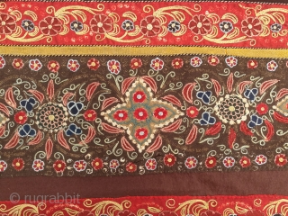 Rasht Embroidery (Persian) end of the 19th Century
Size:251x162cm/8'2"x5'3"                         