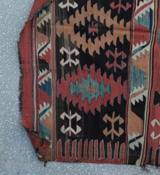 Old Anatolian (probably Afyon region) Kilim
Size:162x310 Cm
        5'5"x 10'4"                 