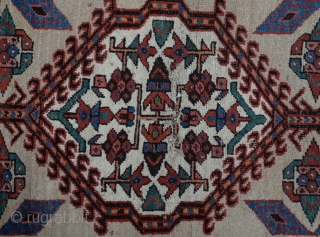 FROM PERSIAN-SERAP RUG-BEATIFUL COLORS 19TH CENTURY
SIZE:95X217Cm
       3'1X7'3"                    