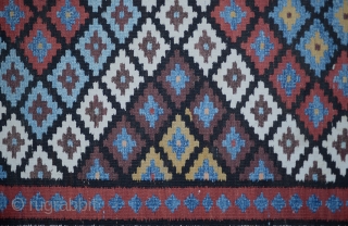 Iran runner kilim 19th centruy
Size:104 x 433 cm
        3'4 x  14'3"              