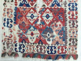 Central Anatolian ‘Sivrihisar’  Kilim.Early 19th Century 
Size:102x160cm
         3’4’x5’3”                