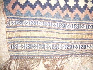 Classic Qashqai Kilim,great condition,good colours and nice desigen,all original,fine weave,Size 7'10"*5'5".Handwashed ready for use.E.mail for more info.                