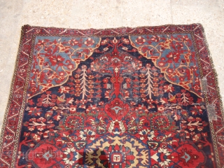 Beautiful early Farahan Rug with great natural colors and very nice design,good weave.Some condition issues.Size 4'9"*3'6".E.mail for more info and pics.            