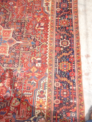 Gorgeous Heriz rug with wonderfull colours and great desigen,all good dyes,fine weave good colours.Size 10'7"*7'7".E.mail for more info.               