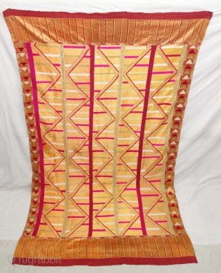 An Rare Sarpallu Phulkari From East(Punjab)India, India. Known As Sarpallu. Floss Silk on Hand Spun Khadi (Cotton) khaddar Cloth (DSC08774).             